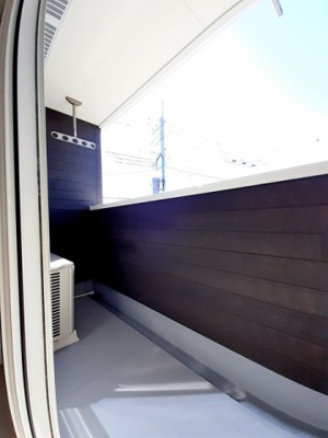 【バルコニー】 | ソレイヤード | 落ち着いた時間を過ごせるバルコニーです