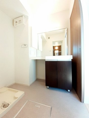 【洗面所】 | ソレイヤード | ゆったりとスペースのある洗面所