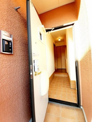 【玄関】 | プリムローズＫ・Ⅰ | ゆったりとした玄関です