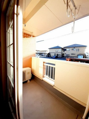 【バルコニー】 | プリムローズＫ・Ⅰ | 落ち着いた時間を過ごせるバルコニーです