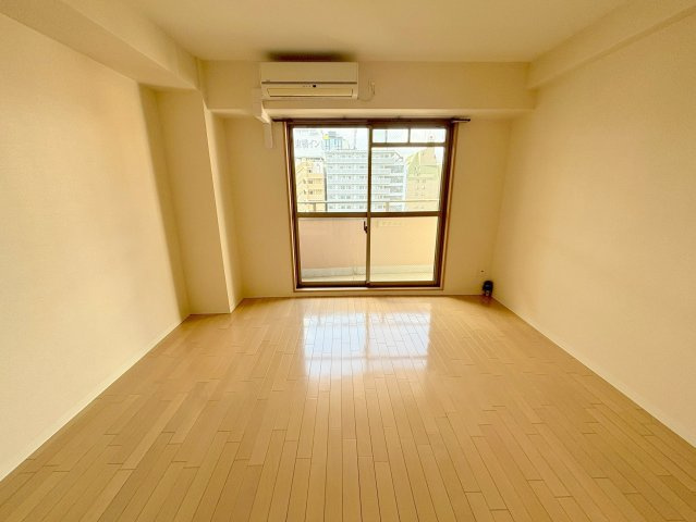 ルミエール新大阪の居間・リビング