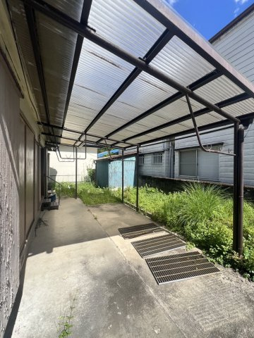 海南市重根・中古戸建・54692の駐車場