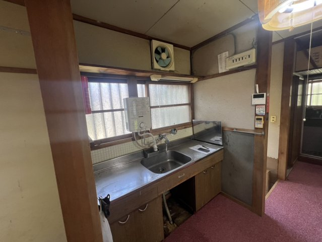 海南市重根・中古戸建・54692のキッチン