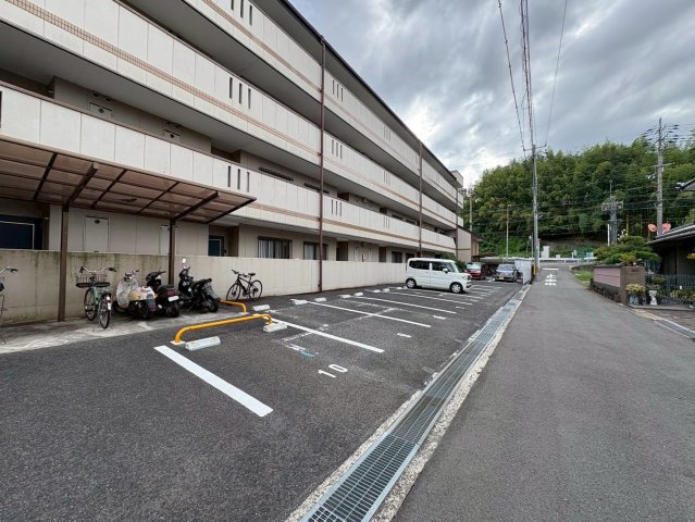 日吉マンションの駐車場