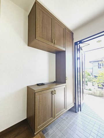 神戸市北区花山中尾台２丁目の中古一戸建の玄関|■玄関のシューズボックス