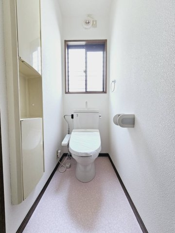 神戸市北区花山中尾台２丁目の中古一戸建のトイレ|■温水洗浄便座トイレ