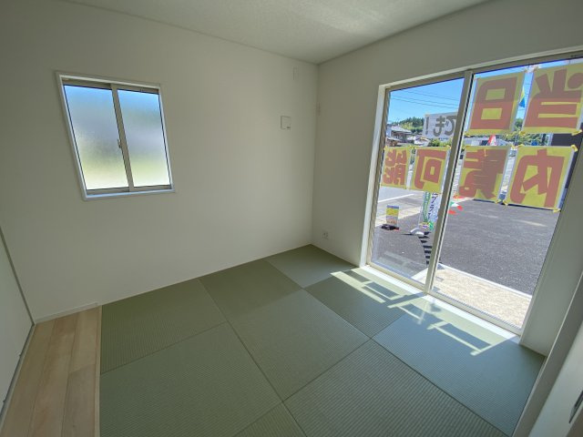 ～本日のご見学も可能です～　【新築建売住宅】　いわき市仁井田町　第2　5号棟の和室|■□■和室の写真です■□■　
ご家族のお昼寝スペースとしても活躍しそうです。