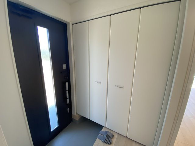 ～本日のご見学も可能です～　【新築建売住宅】　いわき市仁井田町　第2　5号棟の玄関|■□■玄関の写真です■□■　
シューズボックスは収納力たっぷりで、整理整頓も楽ちんですね。