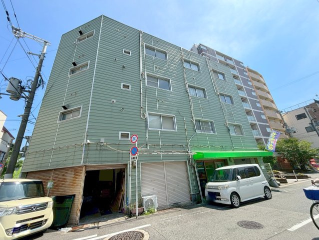 コーポサーティーンの外観