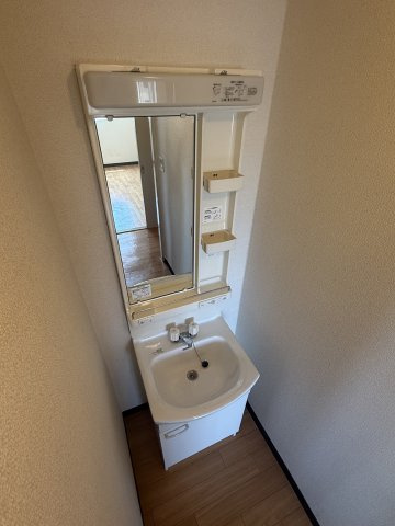 東海マンション の独立洗面台
