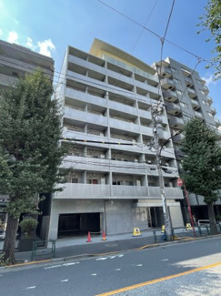 【外観】 | 鉄筋コンクリート造のがっちりとした建物。