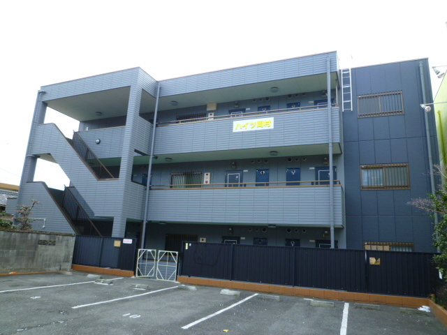 ハイツ岡村の駐車場