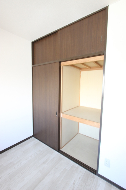 ハイツ岡村の収納
