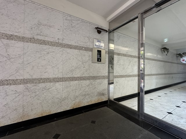 ドムスラファガのエントランス