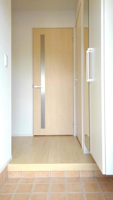 アンソレイエ・ジャルダンの玄関