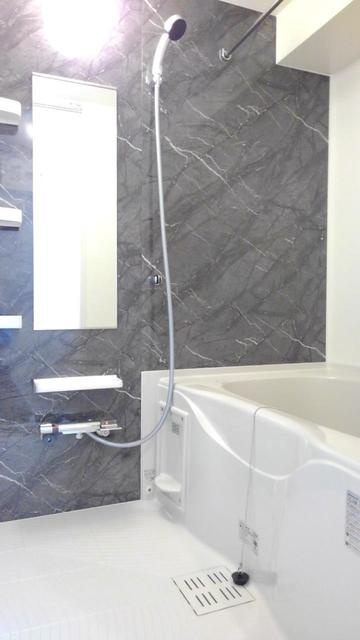 アンソレイエ・ジャルダンの浴室