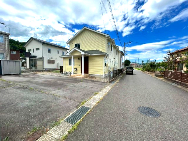 中古戸建　須坂市大字日滝の前面道路含む現地写真