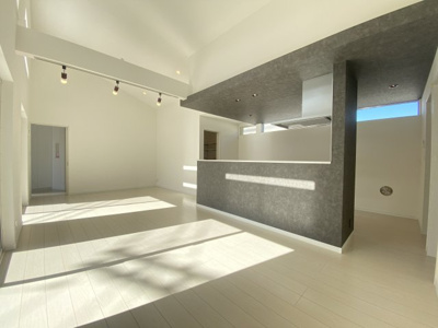 【外観】 | うるま市石川（全3区画）ラスト2区画 | 全3区画　①成約済み　②約52坪：1680万円　③成約済み ※伐採・伐根・整地後、お引渡し♪