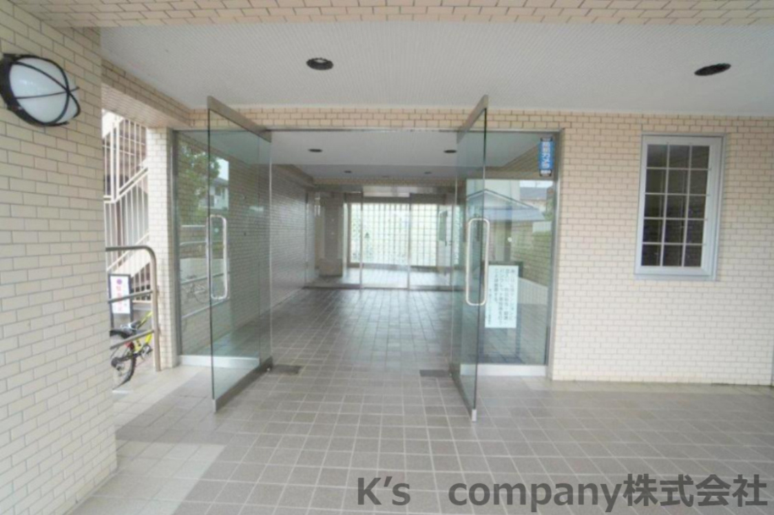 茅ヶ崎市東海岸南6丁目　茅ヶ崎ガーデンハウス16のエントランス|エントランス周辺スペース◇