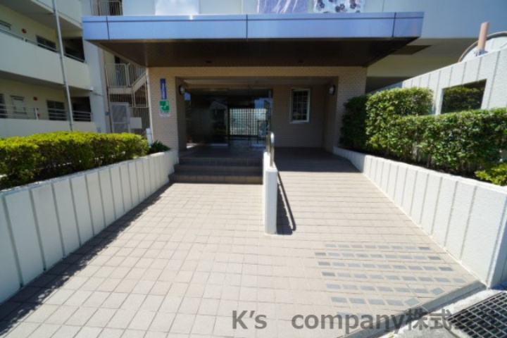 茅ヶ崎市東海岸南6丁目　茅ヶ崎ガーデンハウス16のエントランス|エントランスまでのアプローチ◇