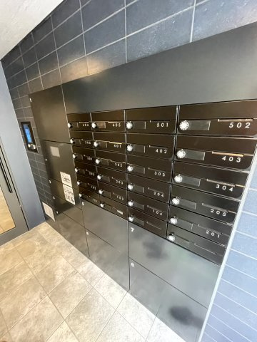 Laviere上中里のエントランス