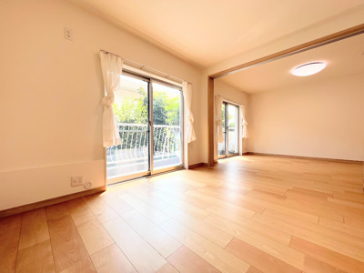 【居間・リビング】 | 白山スカイマンション | 【モデルルーム】◆リビングは一日中太陽の光が射し込みます。家族が集まる空間は、自然と笑顔が溢れます！