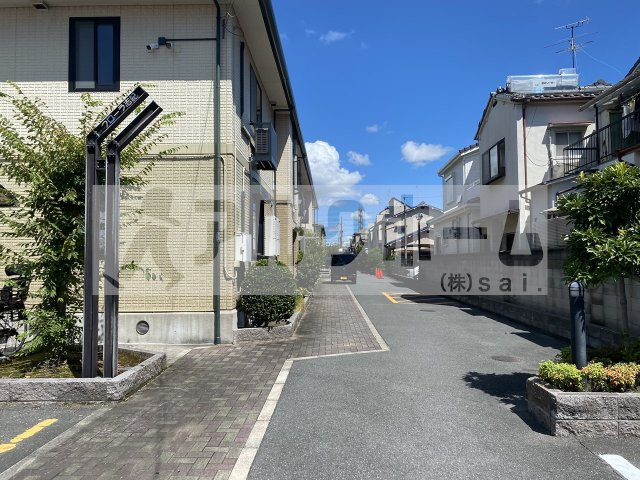 フローラ志紀 B棟のエントランス