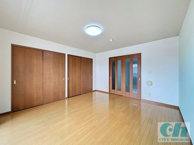 パティオ 304号室の居間・リビング