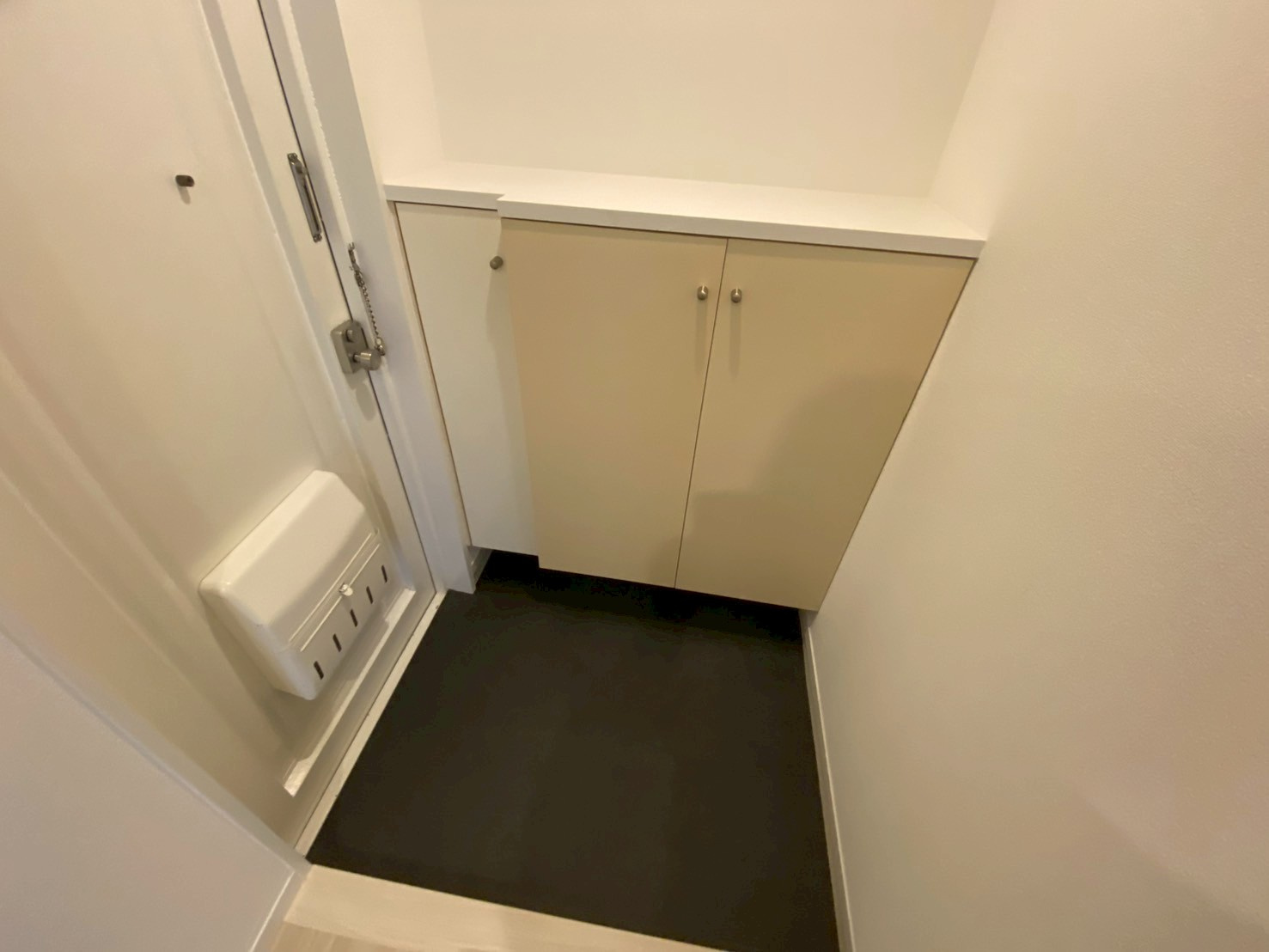 ヴィラ芦屋A棟の玄関