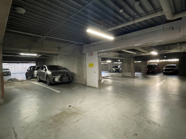 ネオハイツ清明町の駐車場