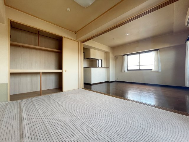 ネオハイツ清明町の居間・リビング