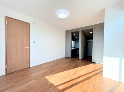 【内観：施工例】 | ◆磯子区森新築住宅◆ | 【モデルルーム】◆柔らかい陽光が差し込む明るいお部屋を演出する設計。彩光の取れる窓が気持ちの良いお部屋を創り上げます。