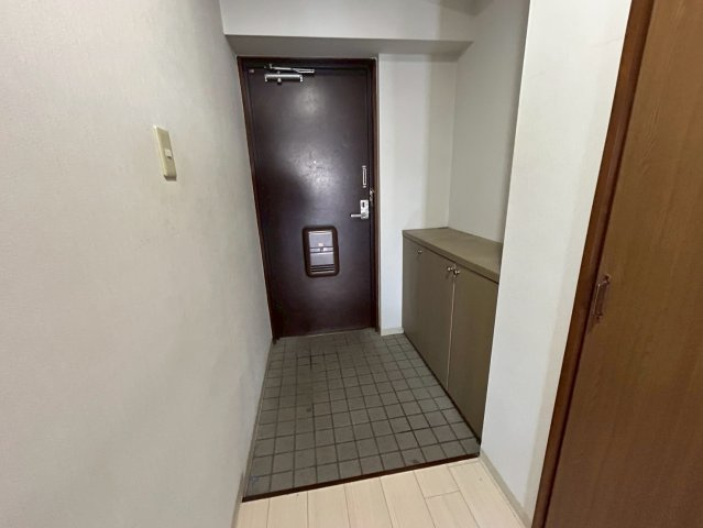 エートルウールーの玄関