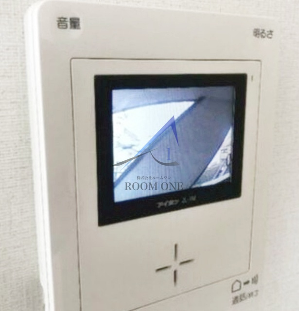 岸谷ハイツのセキュリティ|モニター付きインターホンです。