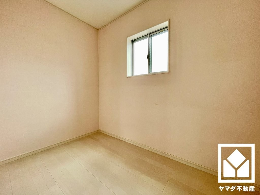 久御山町佐山北代の洋室