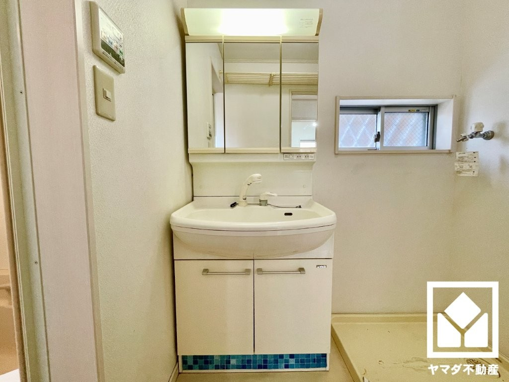 久御山町佐山北代の独立洗面台