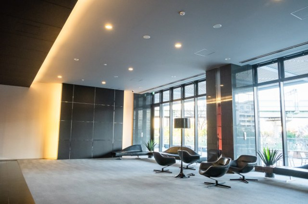 【洋室】 | 【洋室4.7帖】北向きで安定した採光！北側の良好な景色を望めます！