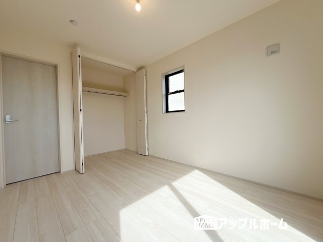 熊谷市石原1丁目　新築住宅の洋室|２階居室は全室収納あり！たっぷりある収納活用でお部屋もキレイを保てます♪