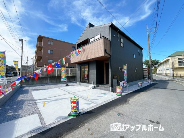 熊谷市石原1丁目　新築住宅の前面道路含む現地写真|駐車場は並列駐車２台分☆来客時も安心です