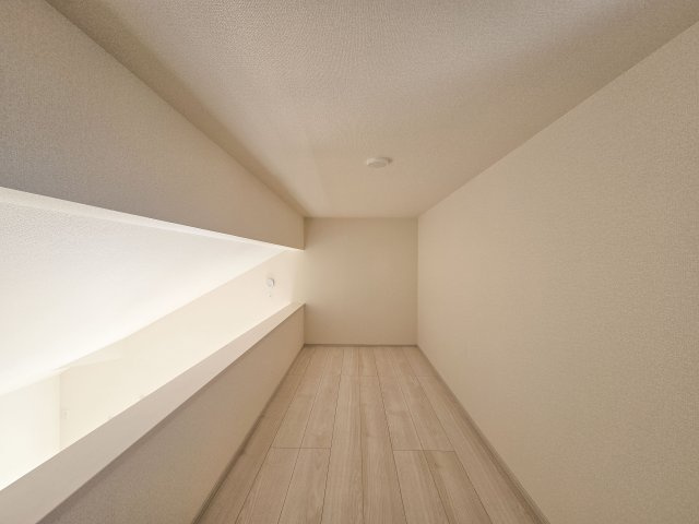 福岡市東区奈多1丁目第1-2棟（1号棟）の和室|和室を上手に活用すると暮らし方の幅が広がります。例えば普段は開け放して、子供の小さいうちはお昼寝や遊びのスペースに。畳はソフトなので転んでもケガをしにくく安心です