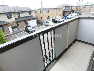 【バルコニー】 | リビングタウン将監Ａ | ２階のお部屋で晴れた日には洗濯物もたくさん干せます。