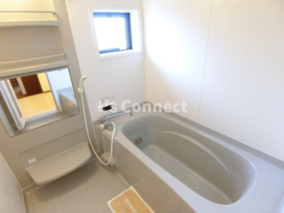 【浴室】 | リビングタウン将監Ａ | 足を伸ばして入れる１坪浴室。追焚き機能付き。