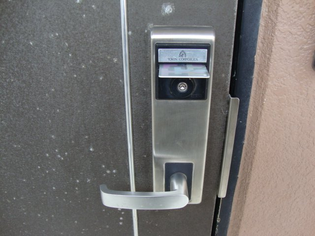 アンビションⅡの玄関|カードキー