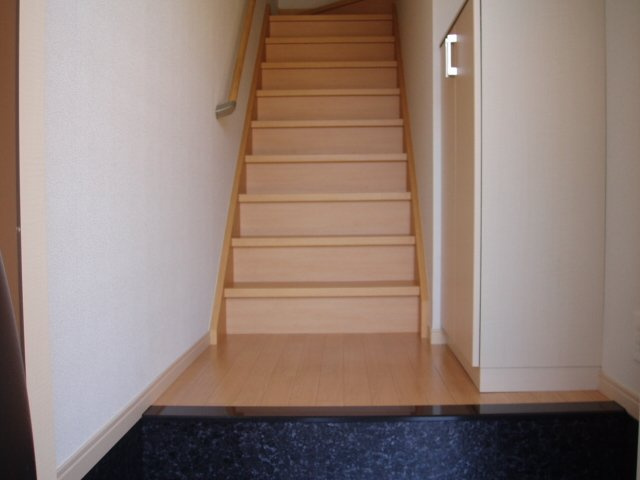 【玄関】 | ラティールコート | 玄関