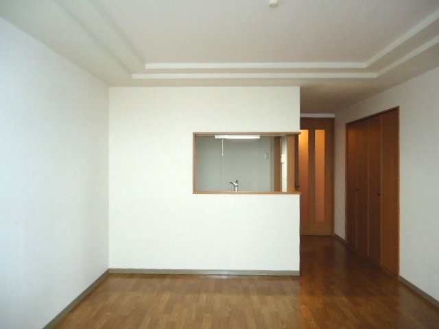 グリーンパークⅡの居間・リビング|リビング－２