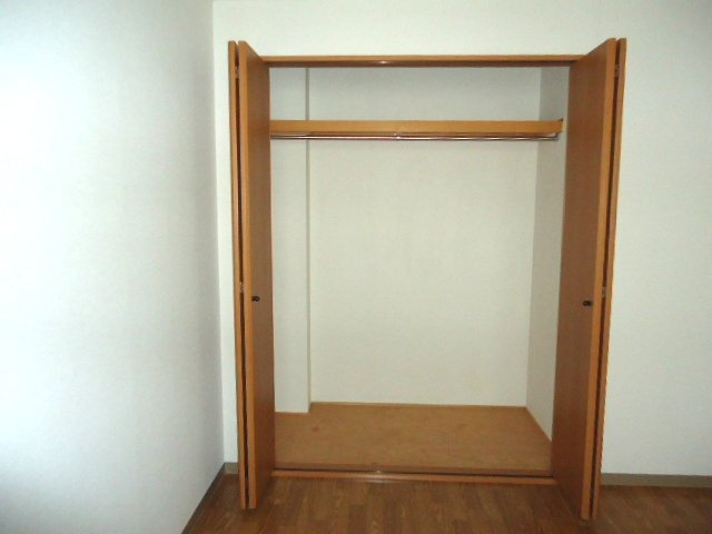 グリーンパークⅡの収納|北洋室クローゼット