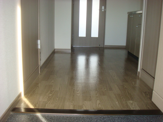 リバーサイド都の内装|廊下