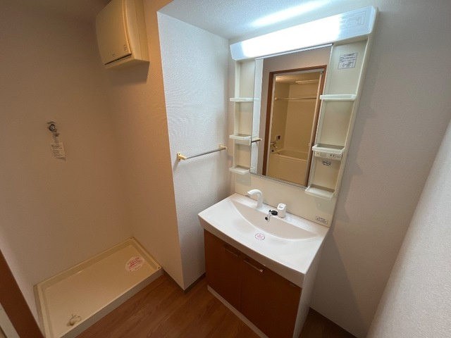 グランウッド雅の洗面所|広い洗面スペースです★