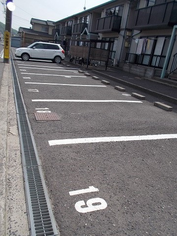 フォーラム'96 Cの駐車場