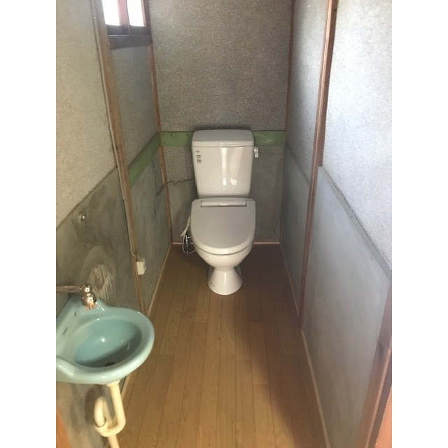 ノリタケ貸家Bのトイレ